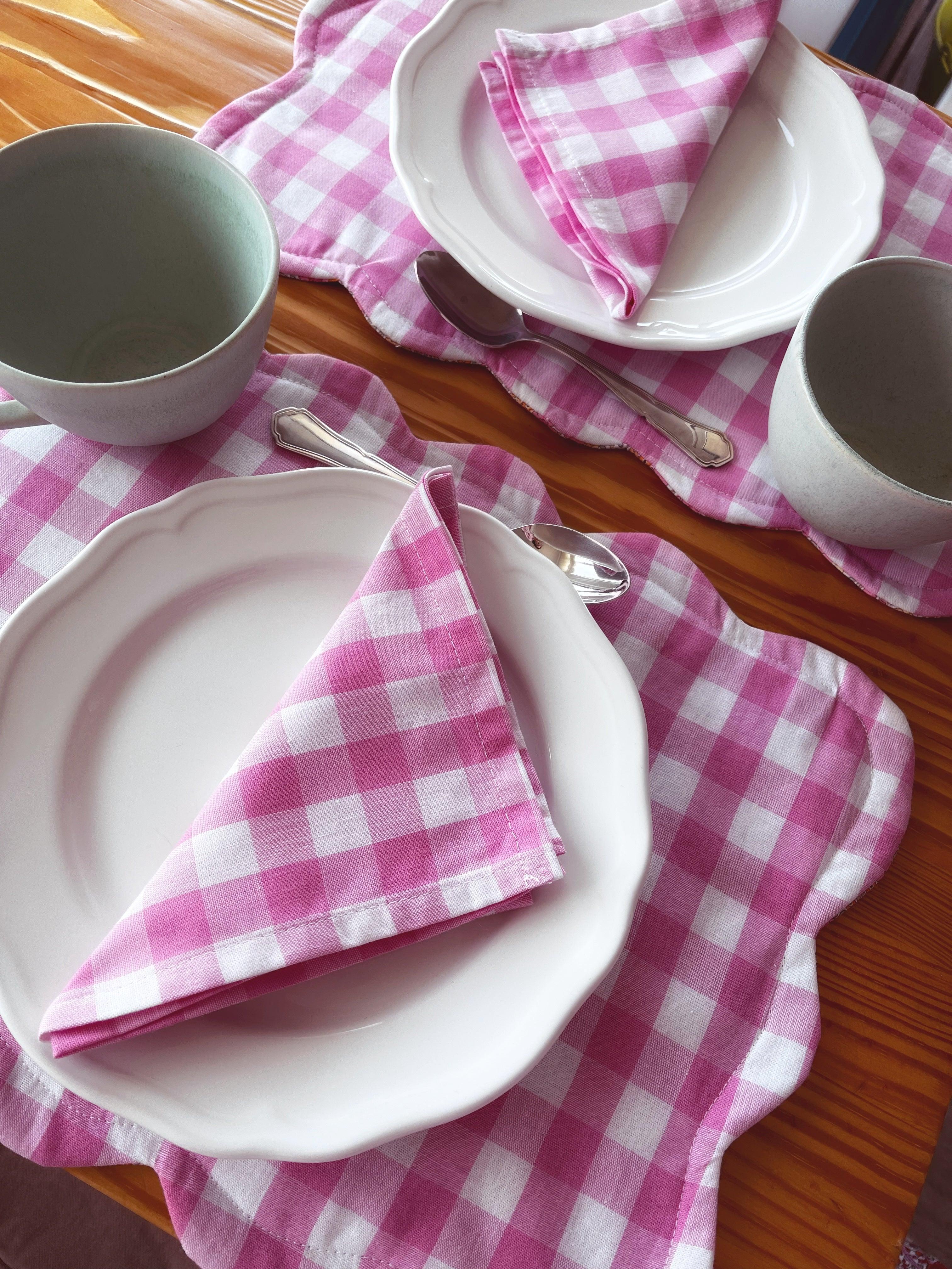 Set of 2 reversible biscuit shaped placemats with napkins - various colours - Gingham Palace